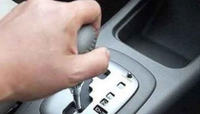 Penyebab Mobil Matic Tidak Bisa Maju dan Mundur